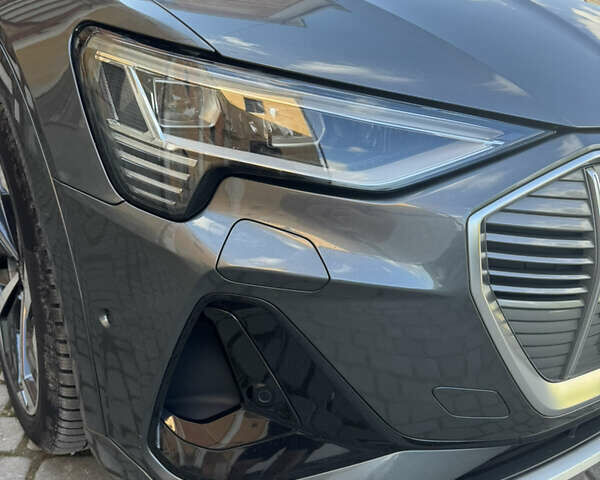 Серый Ауди E-Tron, объемом двигателя 0 л и пробегом 203 тыс. км за 29950 $, фото 16 на Automoto.ua