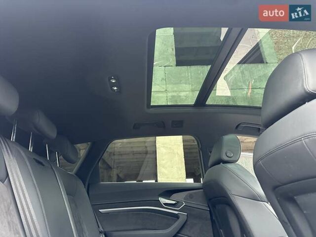 Ауди E-Tron 2021 в Тернополе на Automoto.ua Серый Ауди E-Tron, объемом двигателя 0 л и пробегом 85 тыс. км за 27999 $, фото 45 на Automoto.ua