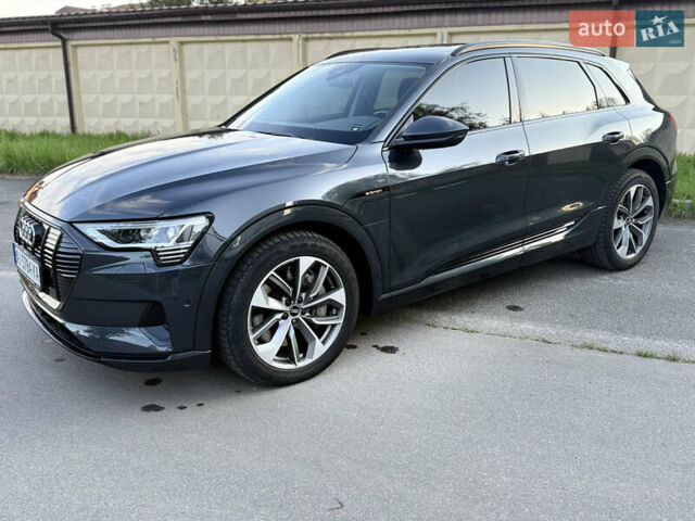 Серый Ауди E-Tron, объемом двигателя 0 л и пробегом 59 тыс. км за 39900 $, фото 3 на Automoto.ua
