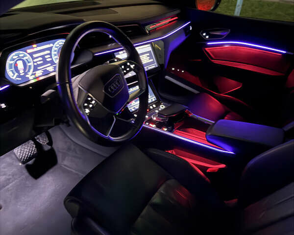Серый Ауди E-Tron, объемом двигателя 0 л и пробегом 32 тыс. км за 41990 $, фото 13 на Automoto.ua