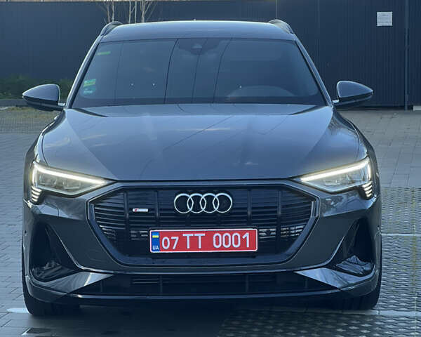 Сірий Ауді E-Tron, об'ємом двигуна 0 л та пробігом 64 тис. км за 33500 $, фото 30 на Automoto.ua