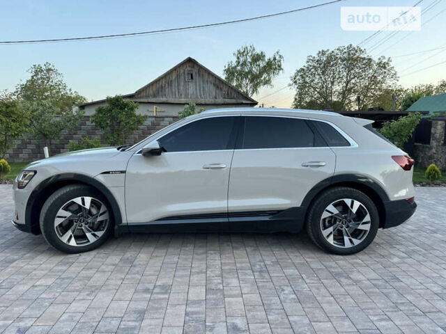 Сірий Ауді E-Tron, об'ємом двигуна 0 л та пробігом 31 тис. км за 46500 $, фото 5 на Automoto.ua