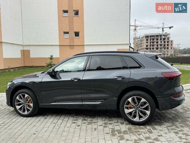 Серый Ауди E-Tron, объемом двигателя 0 л и пробегом 47 тыс. км за 40500 $, фото 1 на Automoto.ua