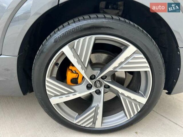 Серый Ауди E-Tron, объемом двигателя 0 л и пробегом 125 тыс. км за 34999 $, фото 27 на Automoto.ua