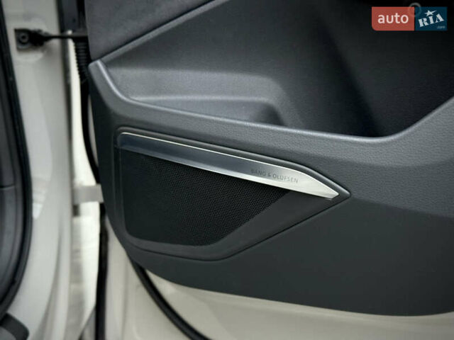 Серый Ауди E-Tron, объемом двигателя 0 л и пробегом 36 тыс. км за 45445 $, фото 95 на Automoto.ua