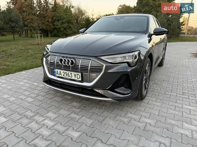 Серый Ауди E-Tron, объемом двигателя 0 л и пробегом 44 тыс. км за 33900 $, фото 40 на Automoto.ua