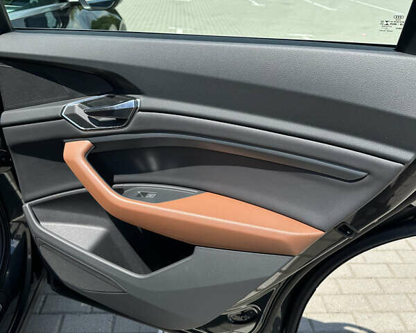 Сірий Ауді E-Tron, об'ємом двигуна 0 л та пробігом 190 тис. км за 26700 $, фото 18 на Automoto.ua