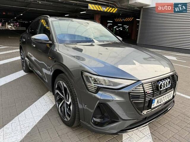 Сірий Ауді E-Tron, об'ємом двигуна 0 л та пробігом 45 тис. км за 48137 $, фото 4 на Automoto.ua