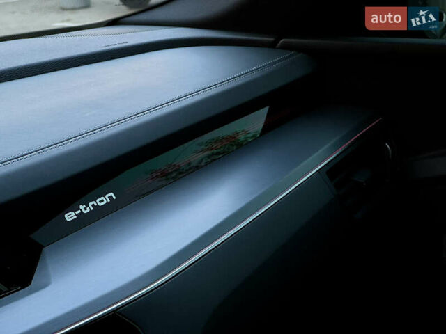 Сірий Ауді E-Tron, об'ємом двигуна 0 л та пробігом 47 тис. км за 45000 $, фото 52 на Automoto.ua