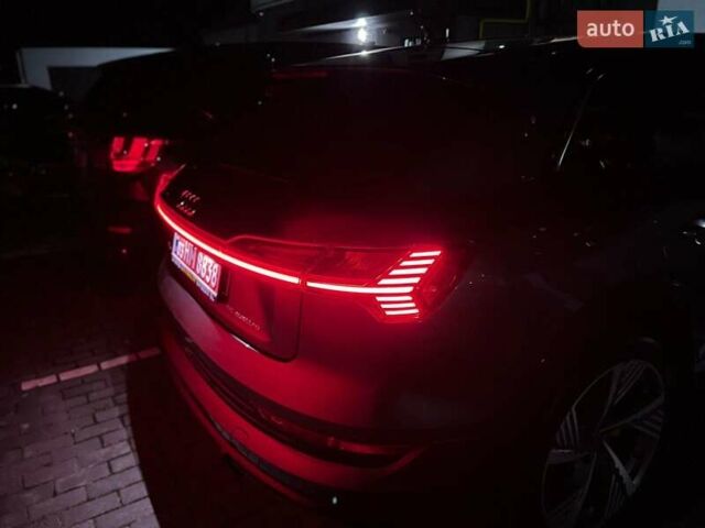 Серый Ауди E-Tron, объемом двигателя 0 л и пробегом 125 тыс. км за 34999 $, фото 122 на Automoto.ua