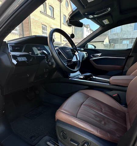 Серый Ауди E-Tron, объемом двигателя 0 л и пробегом 50 тыс. км за 36000 $, фото 55 на Automoto.ua