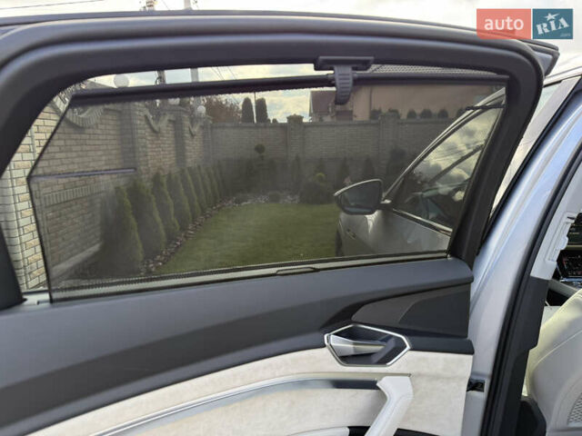 Серый Ауди E-Tron, объемом двигателя 0 л и пробегом 130 тыс. км за 37000 $, фото 108 на Automoto.ua