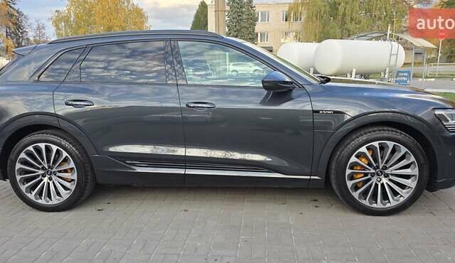 Сірий Ауді E-Tron, об'ємом двигуна 0 л та пробігом 110 тис. км за 29999 $, фото 11 на Automoto.ua