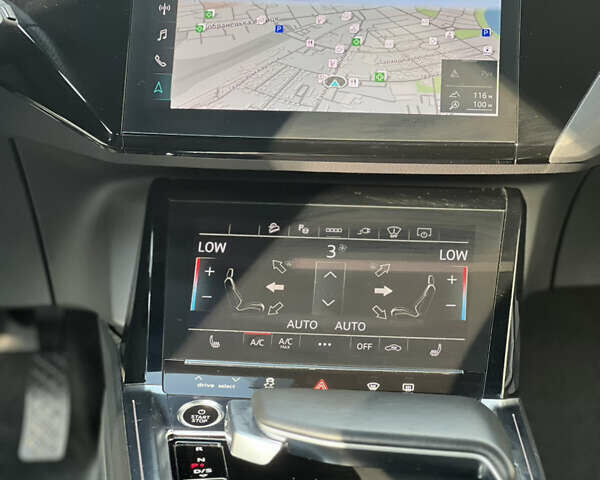 Сірий Ауді E-Tron, об'ємом двигуна 0 л та пробігом 64 тис. км за 33500 $, фото 25 на Automoto.ua
