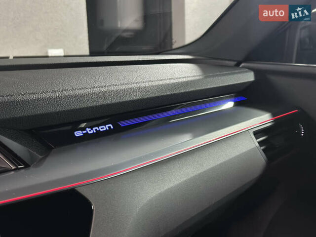 Сірий Ауді E-Tron, об'ємом двигуна 0 л та пробігом 106 тис. км за 39900 $, фото 5 на Automoto.ua