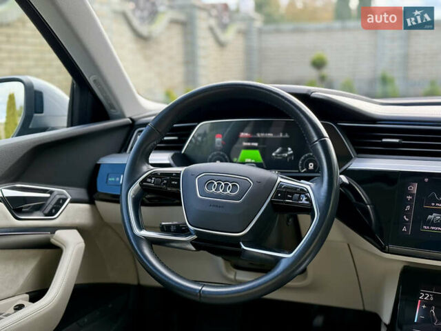 Серый Ауди E-Tron, объемом двигателя 0 л и пробегом 130 тыс. км за 37000 $, фото 60 на Automoto.ua