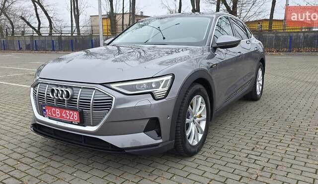 Сірий Ауді E-Tron, об'ємом двигуна 0 л та пробігом 140 тис. км за 28800 $, фото 63 на Automoto.ua