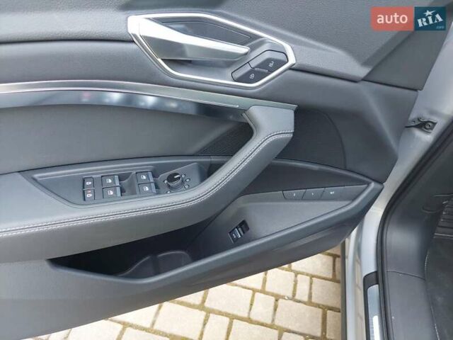Серый Ауди E-Tron, объемом двигателя 0 л и пробегом 3 тыс. км за 47000 $, фото 9 на Automoto.ua
