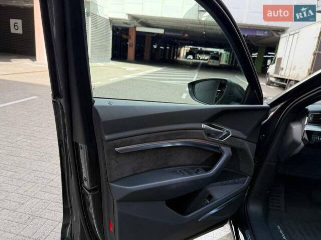 Сірий Ауді E-Tron, об'ємом двигуна 0 л та пробігом 45 тис. км за 48137 $, фото 25 на Automoto.ua