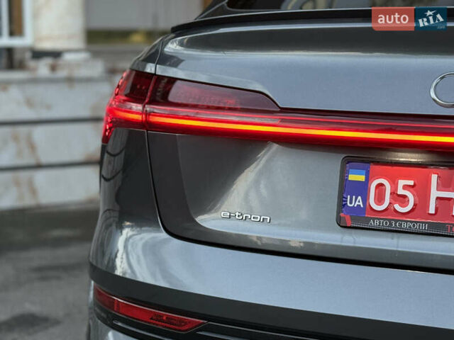 Серый Ауди E-Tron, объемом двигателя 0 л и пробегом 28 тыс. км за 34900 $, фото 21 на Automoto.ua