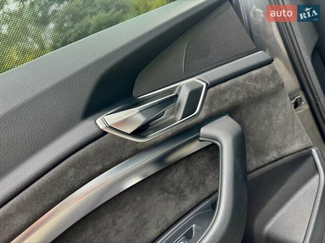 Сірий Ауді E-Tron, об'ємом двигуна 0 л та пробігом 148 тис. км за 27500 $, фото 156 на Automoto.ua