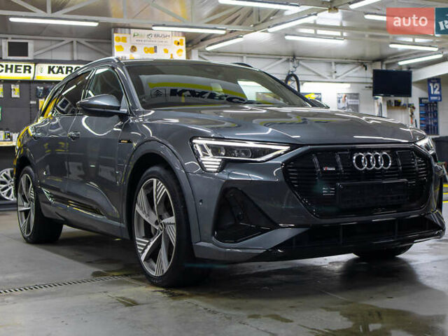 Серый Ауди E-Tron, объемом двигателя 0 л и пробегом 73 тыс. км за 38900 $, фото 1 на Automoto.ua