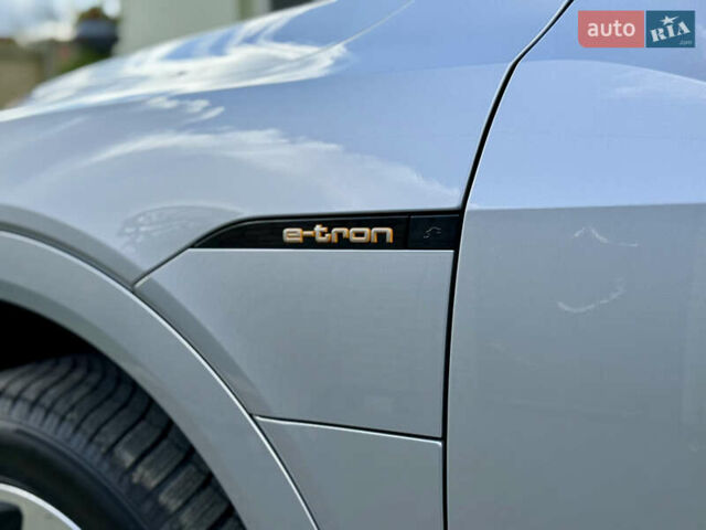 Серый Ауди E-Tron, объемом двигателя 0 л и пробегом 130 тыс. км за 37000 $, фото 135 на Automoto.ua