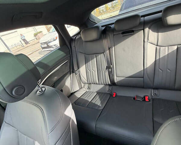 Серый Ауди E-Tron, объемом двигателя 0 л и пробегом 32 тыс. км за 41990 $, фото 34 на Automoto.ua