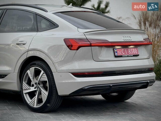 Серый Ауди E-Tron, объемом двигателя 0 л и пробегом 36 тыс. км за 45445 $, фото 21 на Automoto.ua