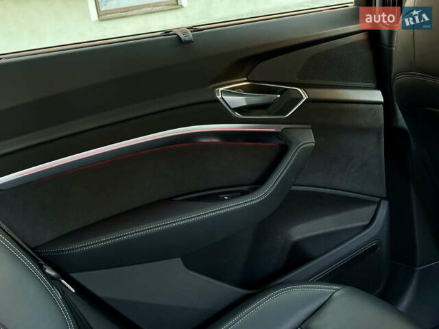 Сірий Ауді E-Tron, об'ємом двигуна 0 л та пробігом 47 тис. км за 45000 $, фото 32 на Automoto.ua