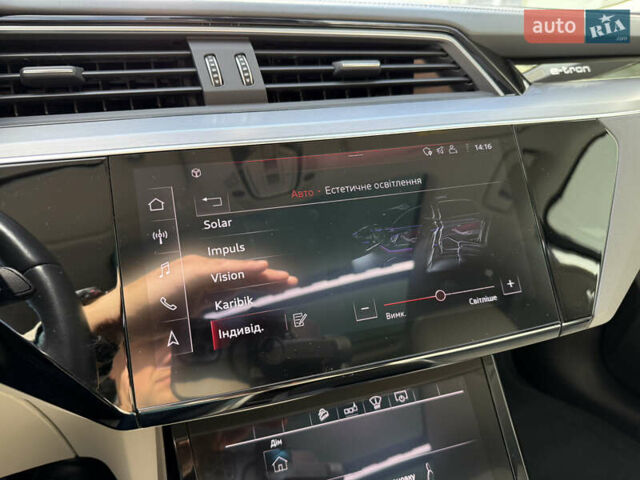 Серый Ауди E-Tron, объемом двигателя 0 л и пробегом 130 тыс. км за 37000 $, фото 83 на Automoto.ua