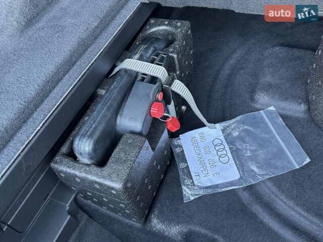 Серый Ауди E-Tron, объемом двигателя 0 л и пробегом 168 тыс. км за 25900 $, фото 17 на Automoto.ua