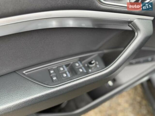 Серый Ауди E-Tron, объемом двигателя 0 л и пробегом 149 тыс. км за 29300 $, фото 63 на Automoto.ua