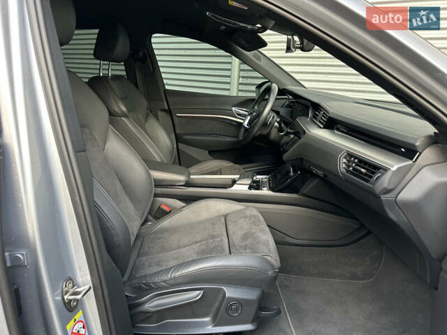 Сірий Ауді E-Tron, об'ємом двигуна 0 л та пробігом 45 тис. км за 33999 $, фото 22 на Automoto.ua
