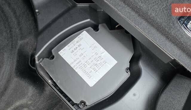 Сірий Ауді E-Tron, об'ємом двигуна 0 л та пробігом 140 тис. км за 28800 $, фото 90 на Automoto.ua