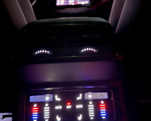 Серый Ауди E-Tron, объемом двигателя 0 л и пробегом 32 тыс. км за 41990 $, фото 21 на Automoto.ua