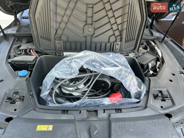 Серый Ауди E-Tron, объемом двигателя 0 л и пробегом 59 тыс. км за 37396 $, фото 39 на Automoto.ua