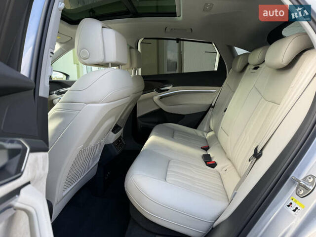 Серый Ауди E-Tron, объемом двигателя 0 л и пробегом 130 тыс. км за 37000 $, фото 112 на Automoto.ua