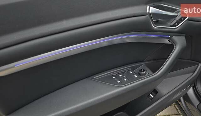 Сірий Ауді E-Tron, об'ємом двигуна 0 л та пробігом 140 тис. км за 28800 $, фото 76 на Automoto.ua