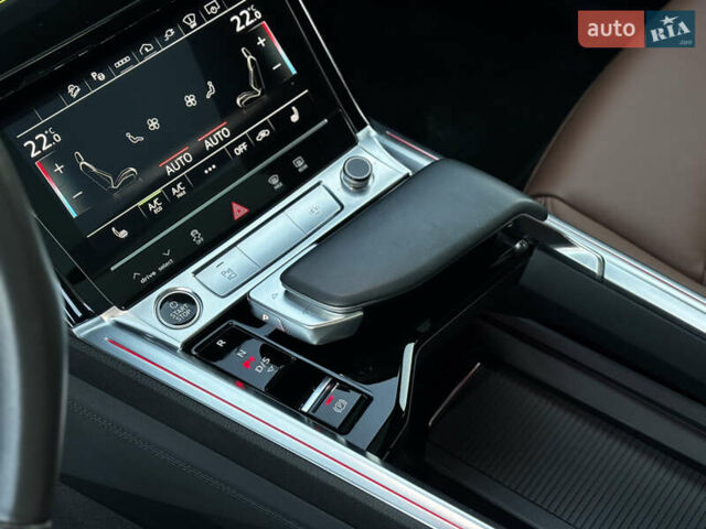 Серый Ауди E-Tron, объемом двигателя 0 л и пробегом 70 тыс. км за 42850 $, фото 35 на Automoto.ua