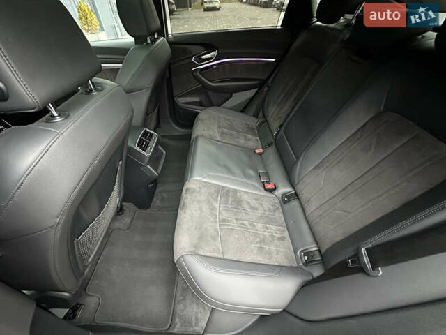 Серый Ауди E-Tron, объемом двигателя 0 л и пробегом 129 тыс. км за 33950 $, фото 15 на Automoto.ua