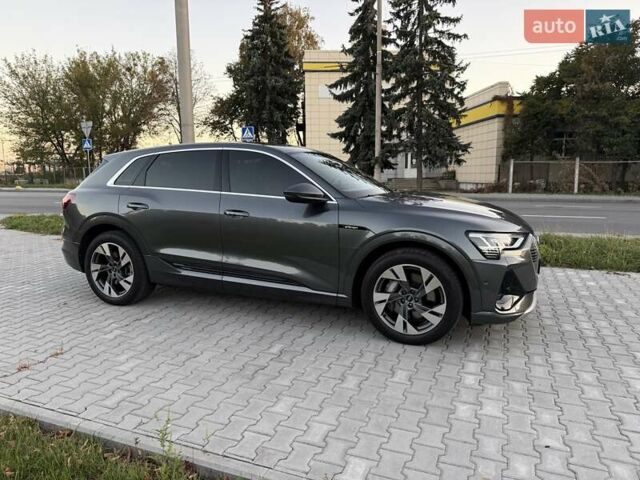 Серый Ауди E-Tron, объемом двигателя 0 л и пробегом 44 тыс. км за 33900 $, фото 26 на Automoto.ua