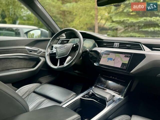 Сірий Ауді E-Tron, об'ємом двигуна 0 л та пробігом 148 тис. км за 27500 $, фото 142 на Automoto.ua