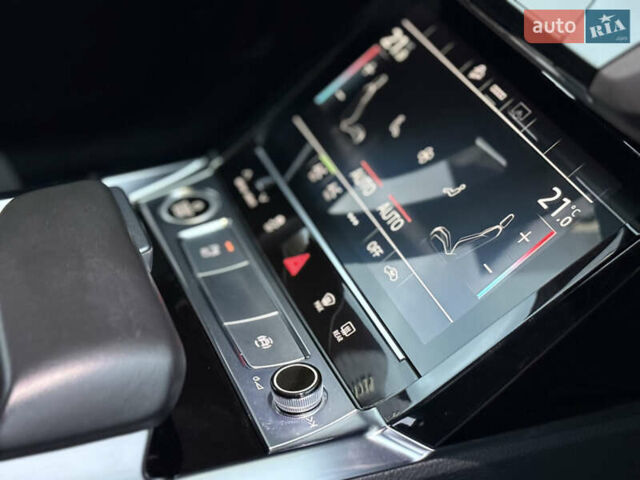 Серый Ауди E-Tron, объемом двигателя 0 л и пробегом 28 тыс. км за 34900 $, фото 47 на Automoto.ua