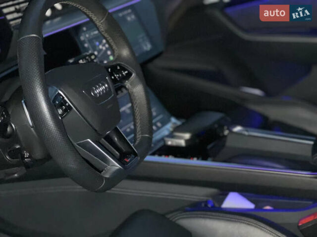 Сірий Ауді E-Tron, об'ємом двигуна 0 л та пробігом 64 тис. км за 33500 $, фото 8 на Automoto.ua