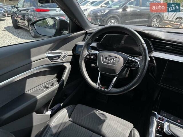 Серый Ауди E-Tron, объемом двигателя 0 л и пробегом 115 тыс. км за 37600 $, фото 27 на Automoto.ua