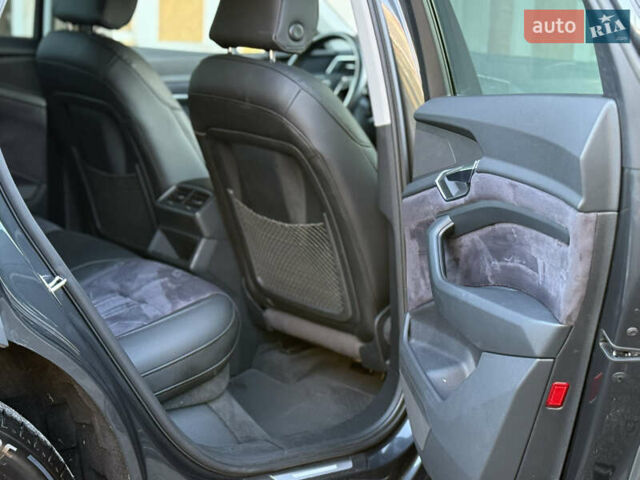 Серый Ауди E-Tron, объемом двигателя 0 л и пробегом 125 тыс. км за 26900 $, фото 28 на Automoto.ua