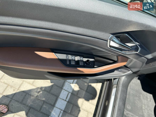 Сірий Ауді E-Tron, об'ємом двигуна 0 л та пробігом 190 тис. км за 26700 $, фото 3 на Automoto.ua