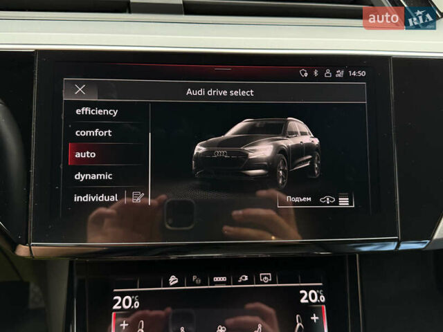 Серый Ауди E-Tron, объемом двигателя 0 л и пробегом 33 тыс. км за 39500 $, фото 32 на Automoto.ua