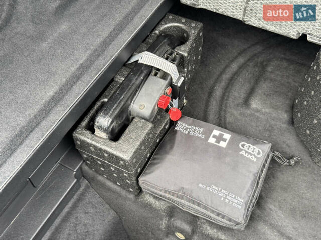 Сірий Ауді E-Tron, об'ємом двигуна 0 л та пробігом 106 тис. км за 38400 $, фото 43 на Automoto.ua